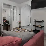 Mila Apartman