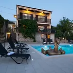 Mila Apartment *
