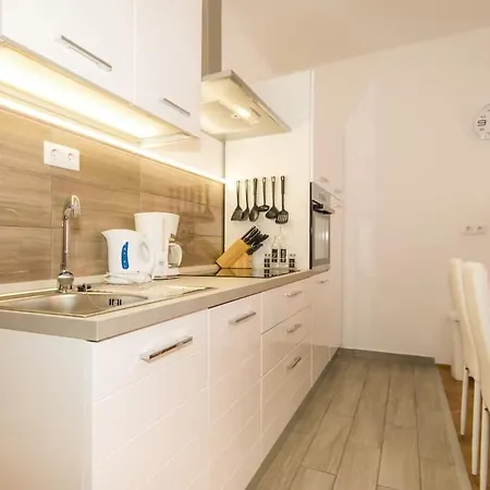 Mila Appartement Klenovica